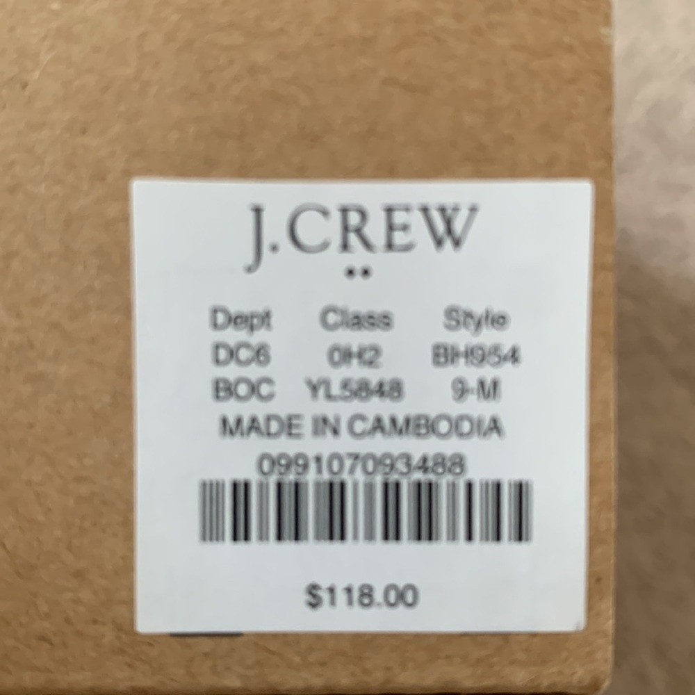 New In Box - J. Crew Womens Size 9

Retails for $118.00.    Selling for $40 - Picture 10 of 10